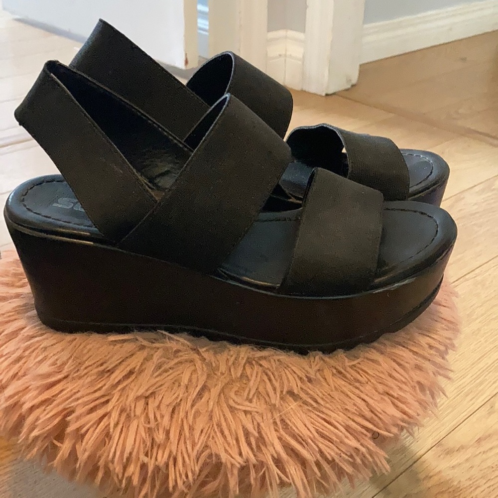 Platform sandals